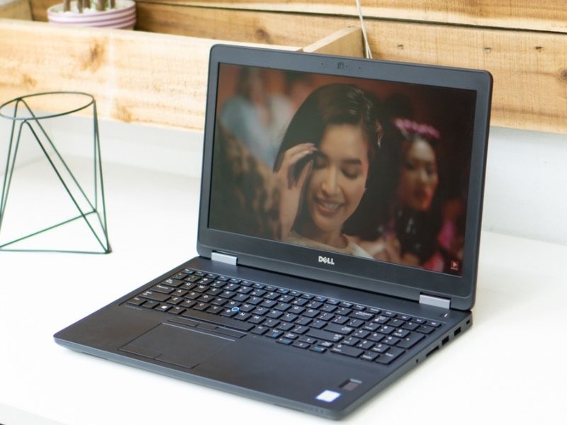Laptop Dell Latitude 5570 I5 (2)