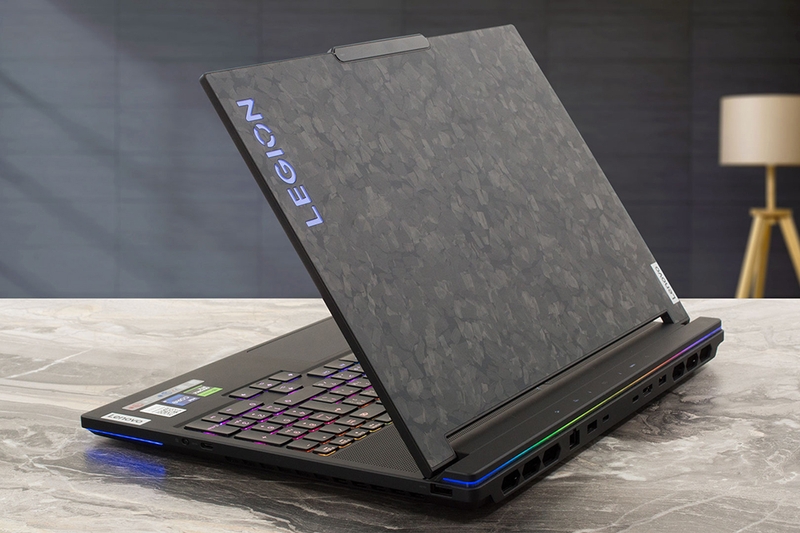 Lenovo_Legion_9_16_IRX_saolaptop