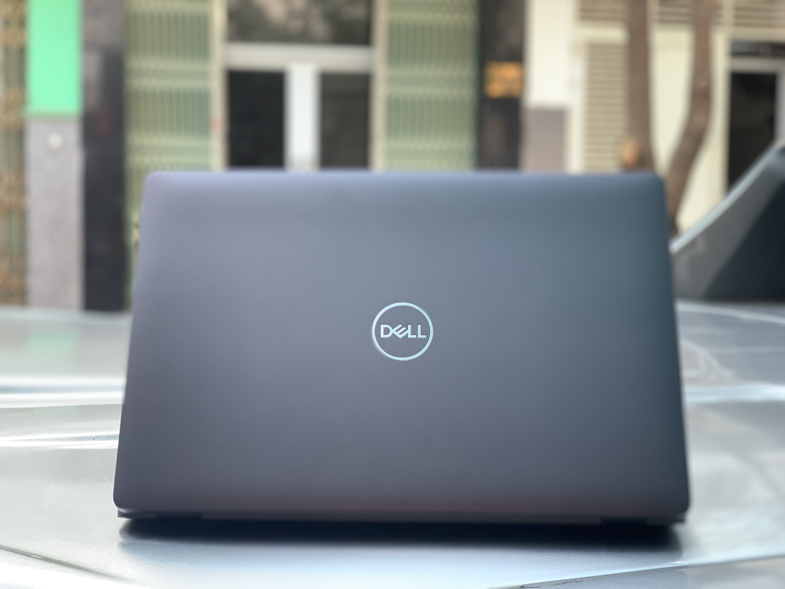 dell 5501 saolaptop firt